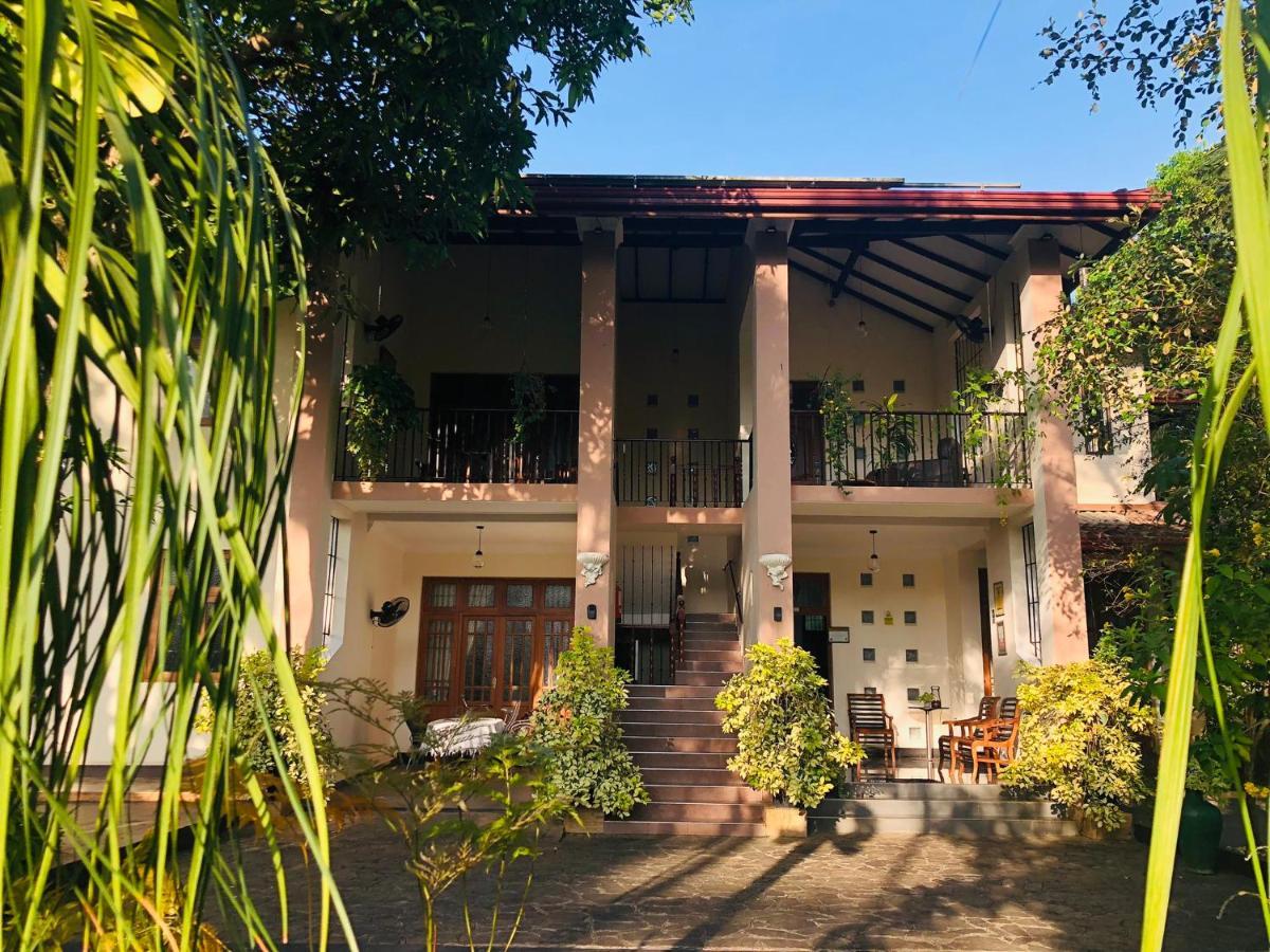 West Dene Bed & Breakfast Negombo Bagian luar foto