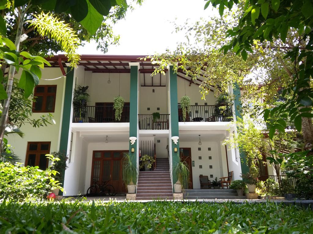 West Dene Bed & Breakfast Negombo Bagian luar foto