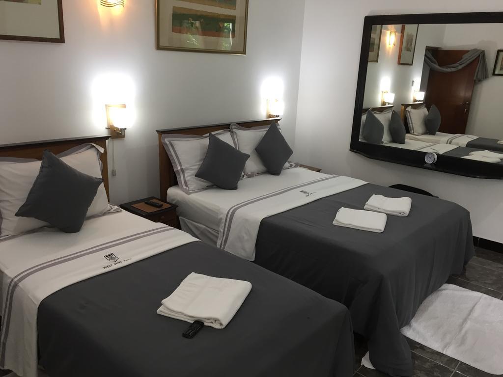 West Dene Bed & Breakfast Negombo Bagian luar foto