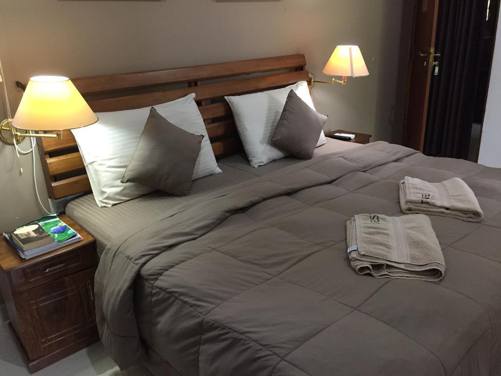 West Dene Bed & Breakfast Negombo Bagian luar foto