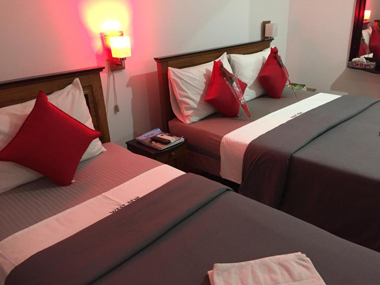 West Dene Bed & Breakfast Negombo Bagian luar foto