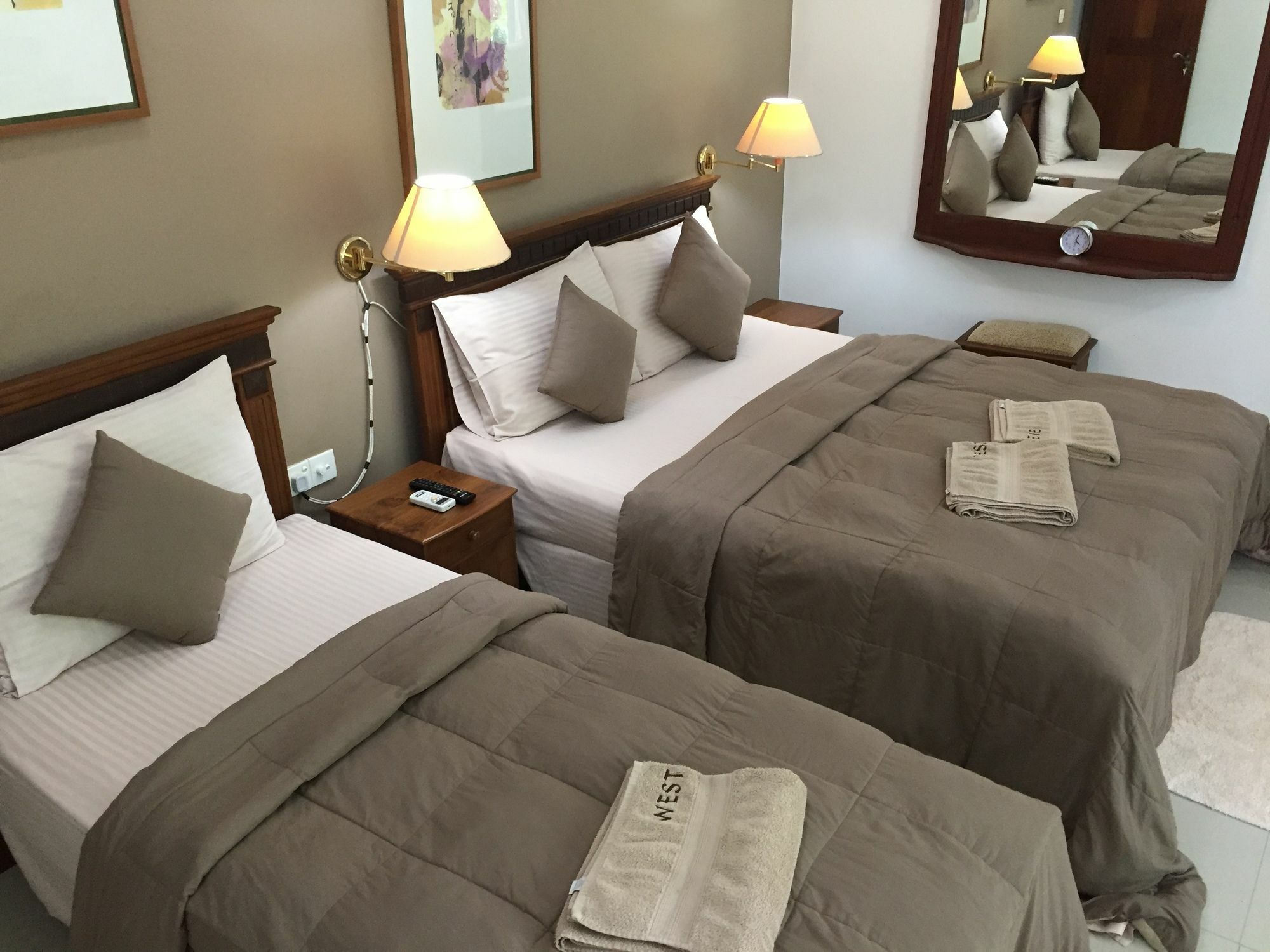 West Dene Bed & Breakfast Negombo Bagian luar foto